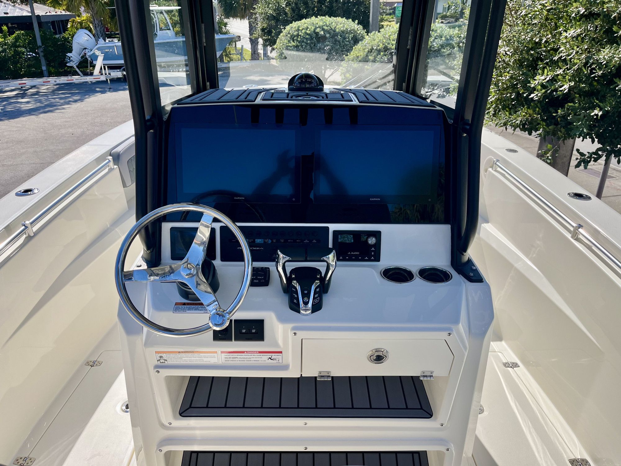 2026 Cobia 285 Open Center Console - 12