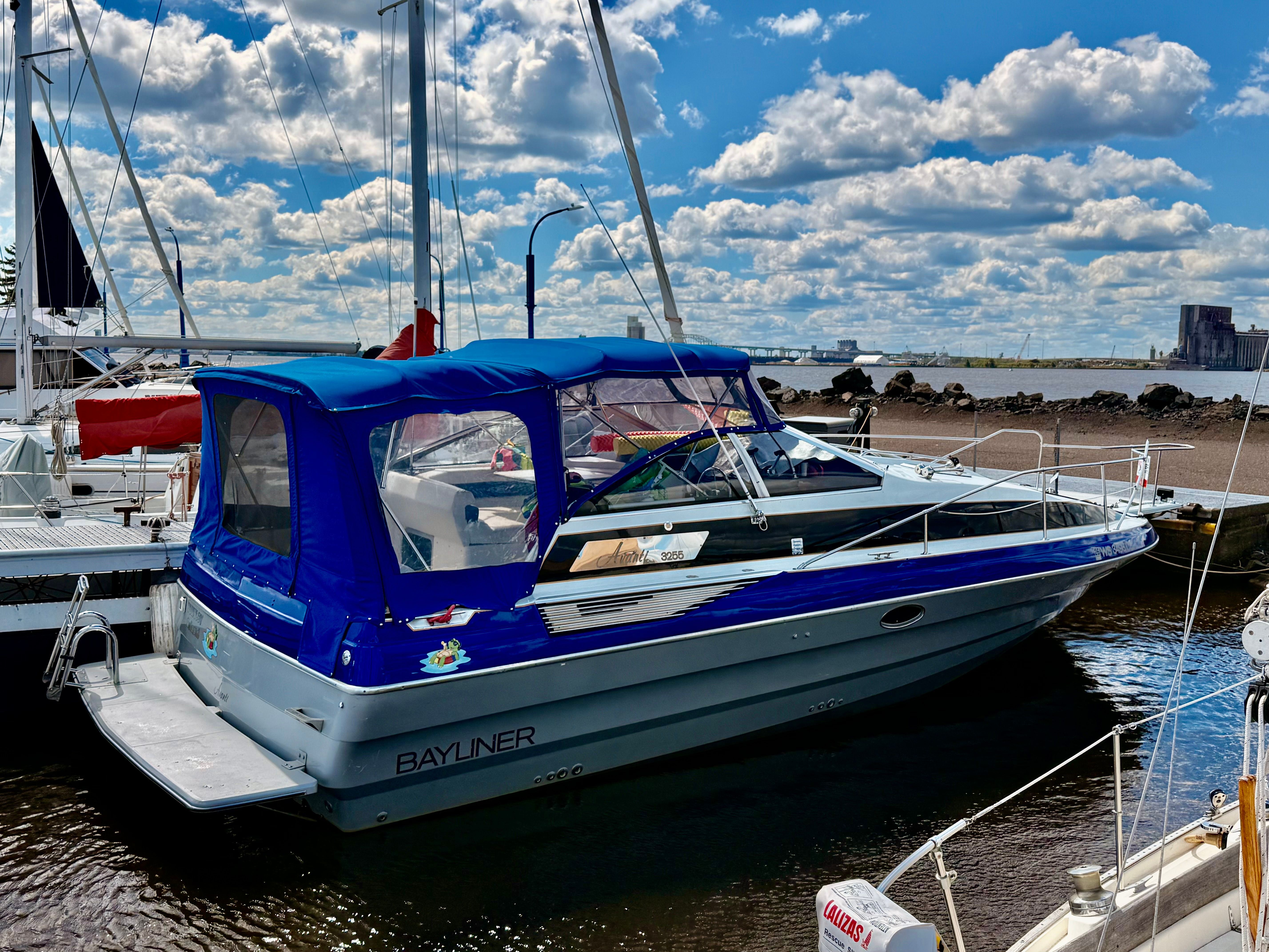 1989 Bayliner Avanti 3255 Sunbridge - 2