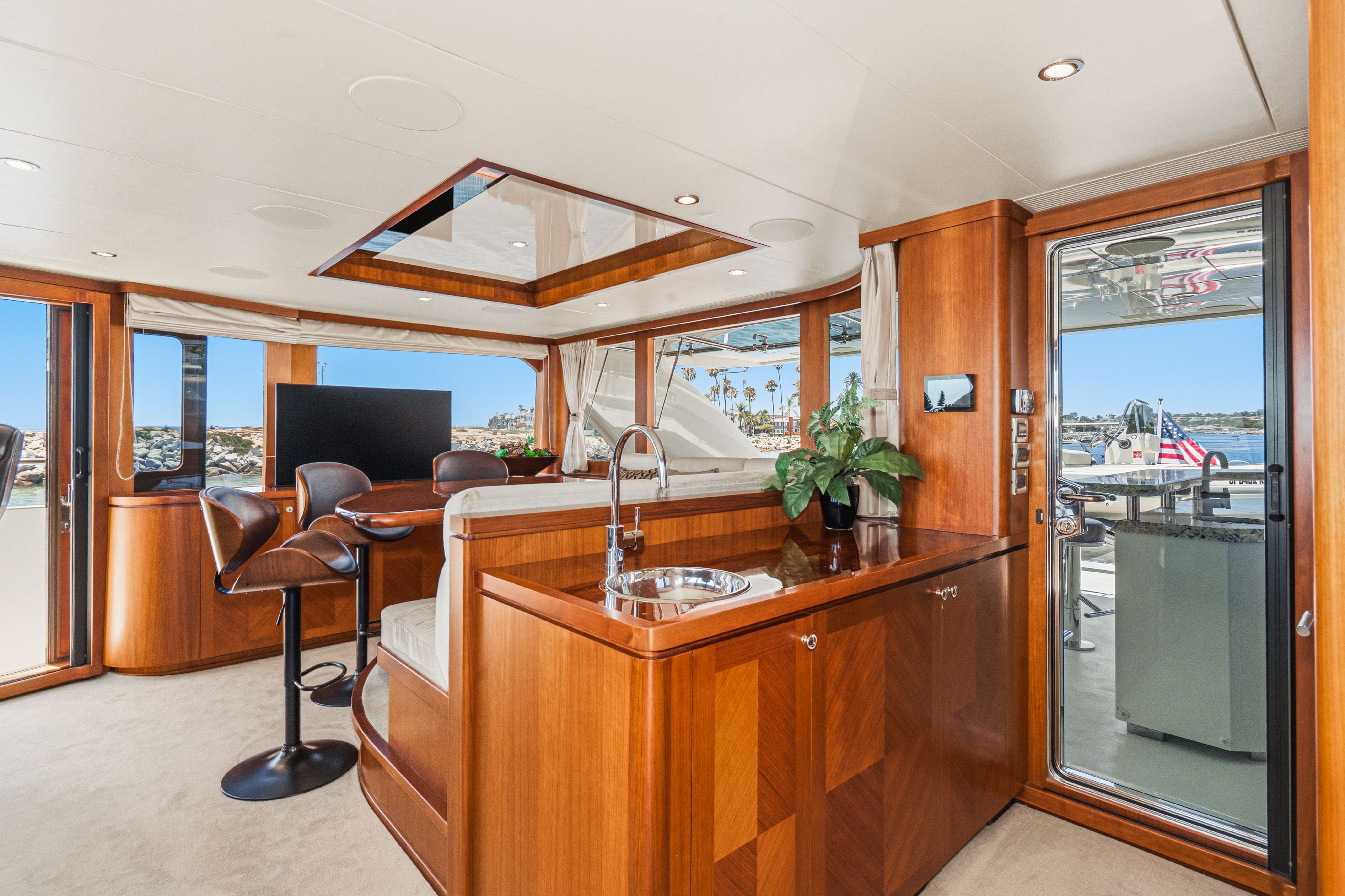 2015 Ocean Alexander 90 Skylounge Motoryacht - 71