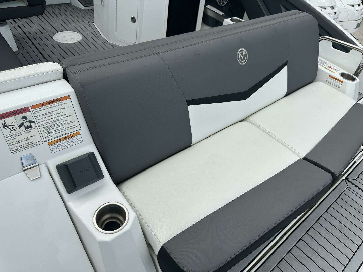 2019 Cruisers Yachts 338 Outboard - Image 51