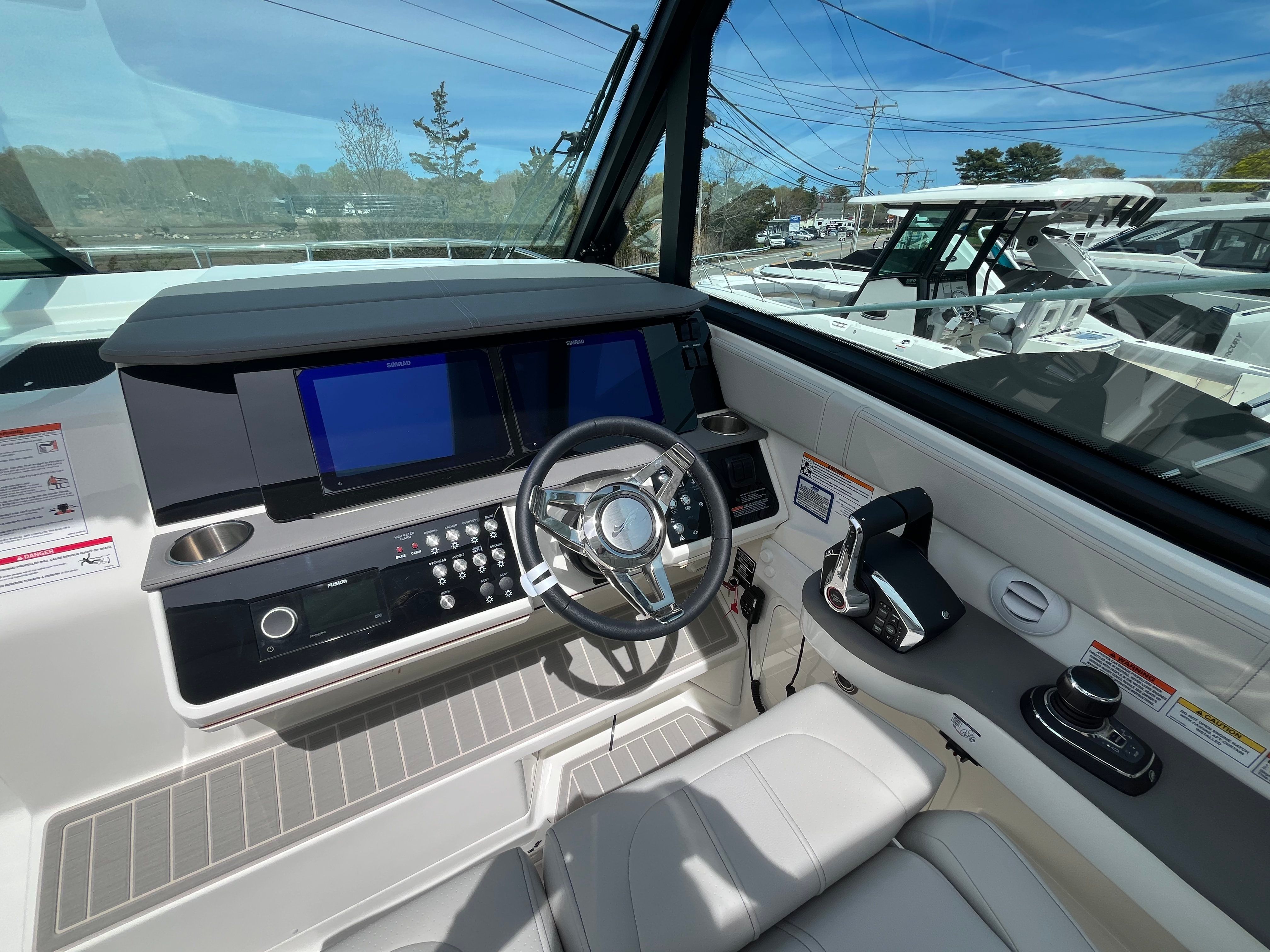 2026 Sea Ray Sundancer 320 Outboard - 15