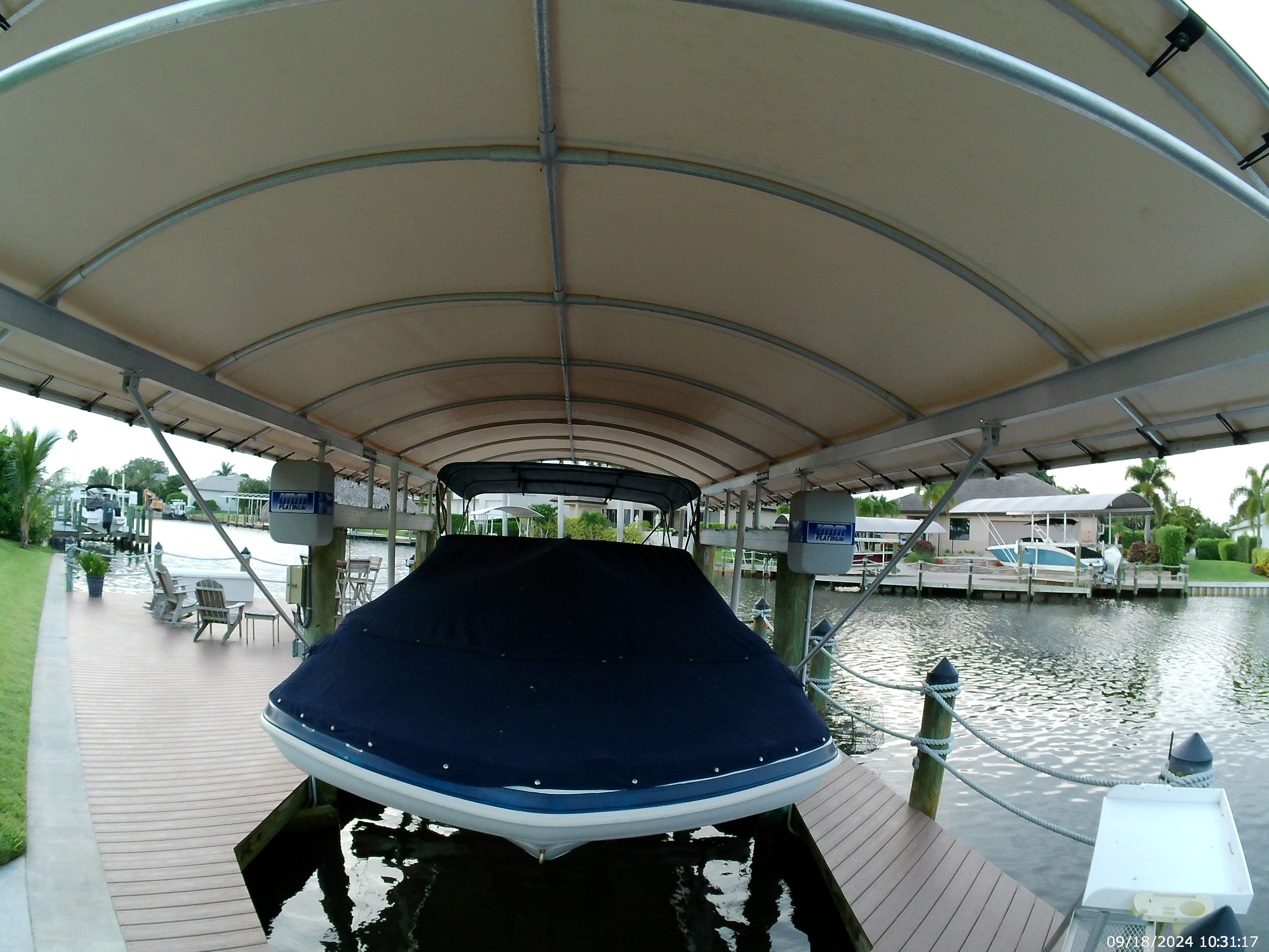 2000 Godfrey / Hurricane Sundeck 237 I/O - 75