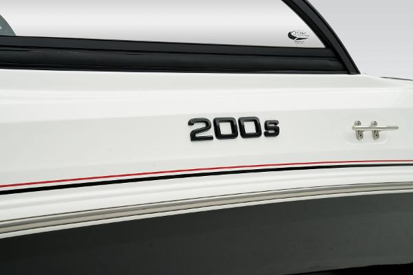 2025 Tahoe 200 S - 34