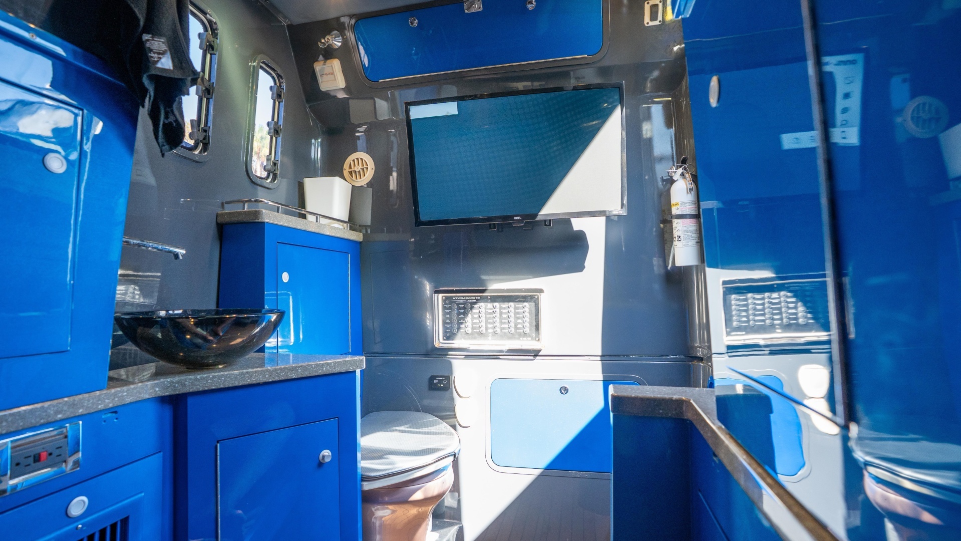 2016 Hydra-Sports 4200 Siesta - Image 23