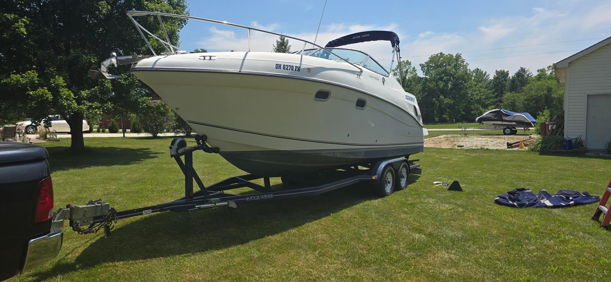 2001 Four Winns 268 Vista