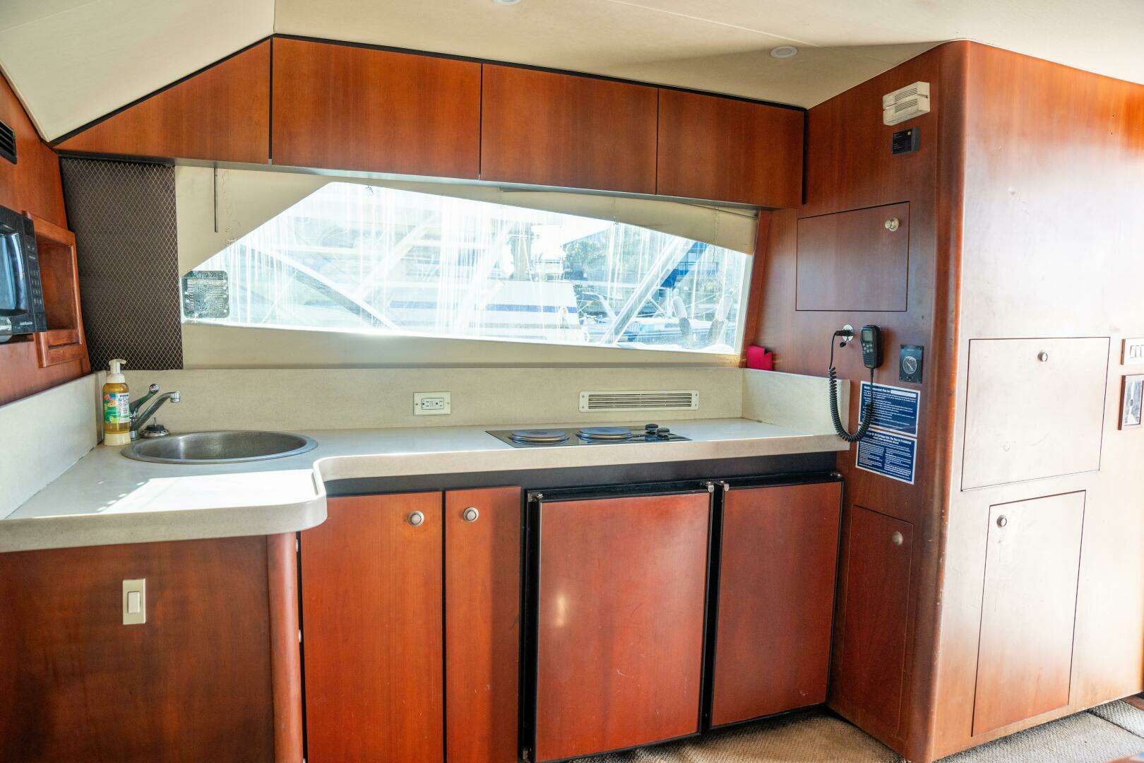 2004 Luhrs Convertible - Image 24