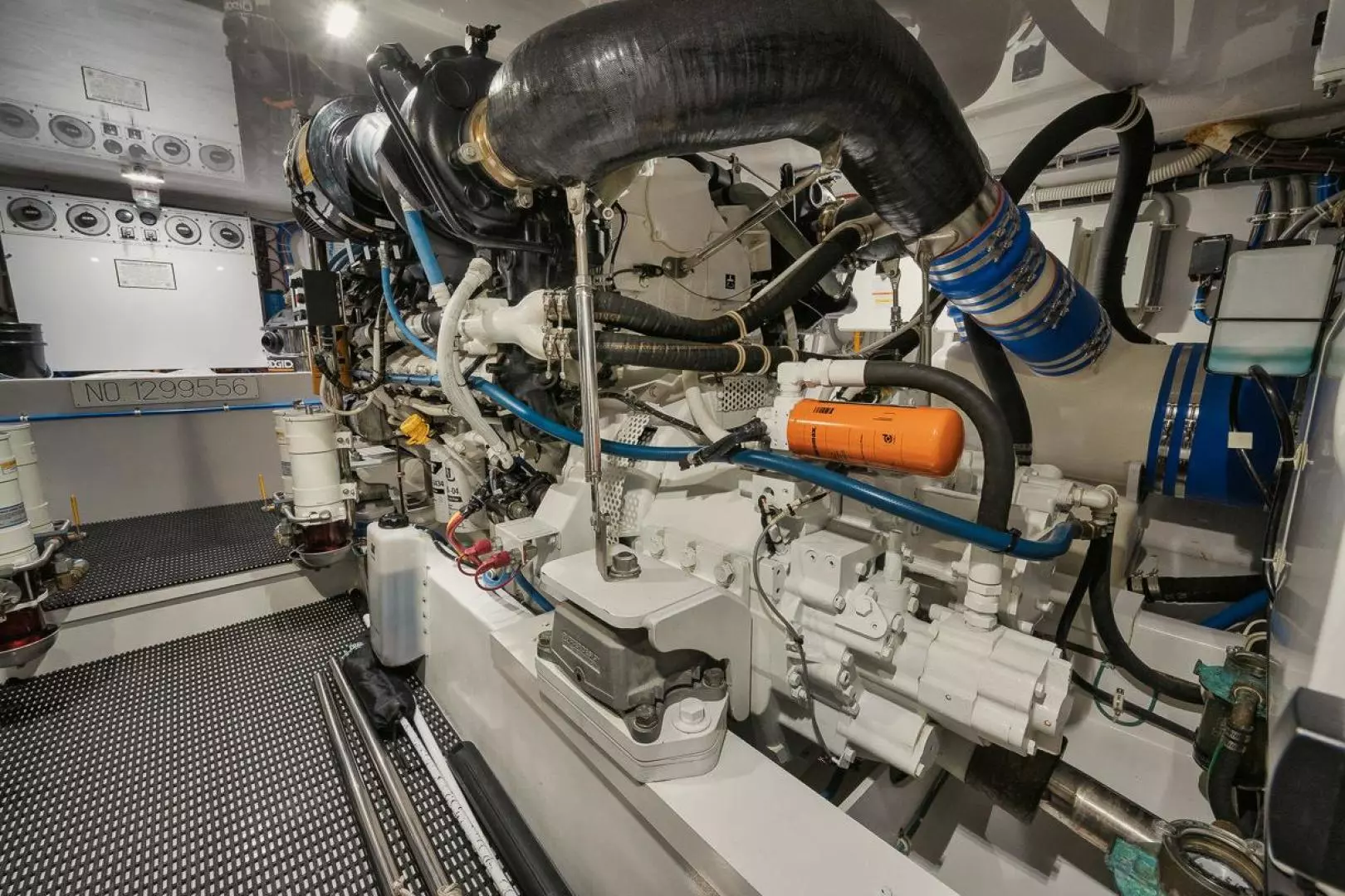 2020 Hatteras Convertible GT59 - Image 35