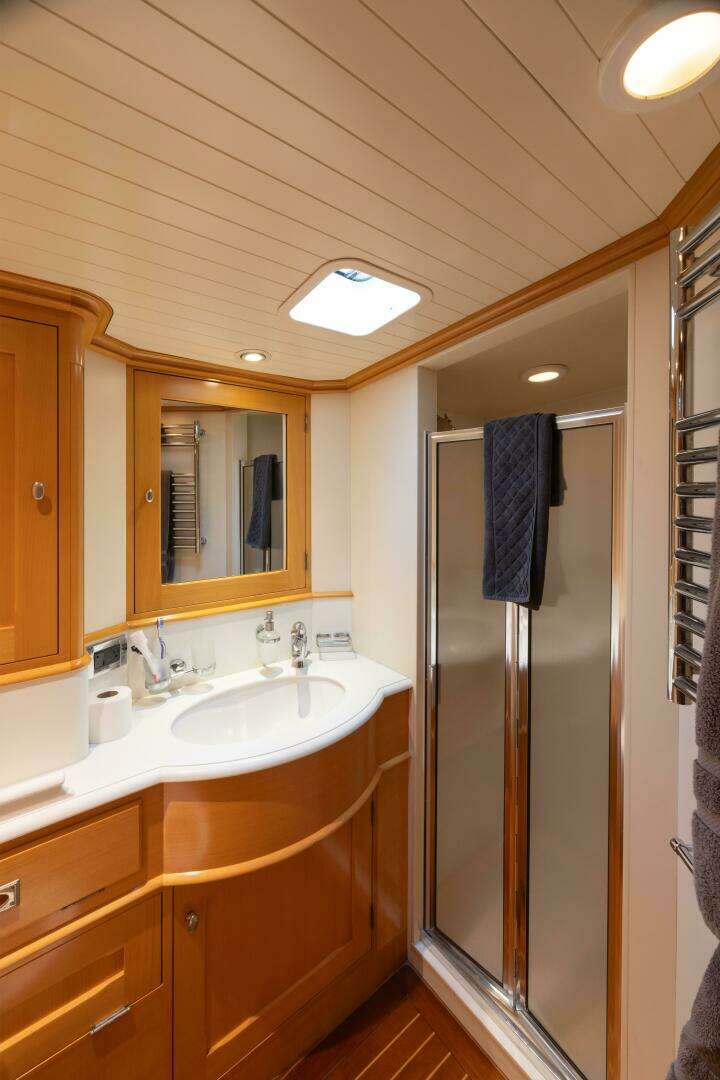 2001 Vitters Aft Cockpit - Image 26