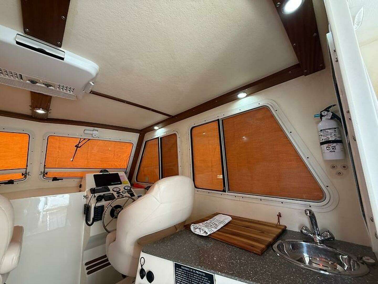 2018 Islander 27 Islander Hardback - Image 38