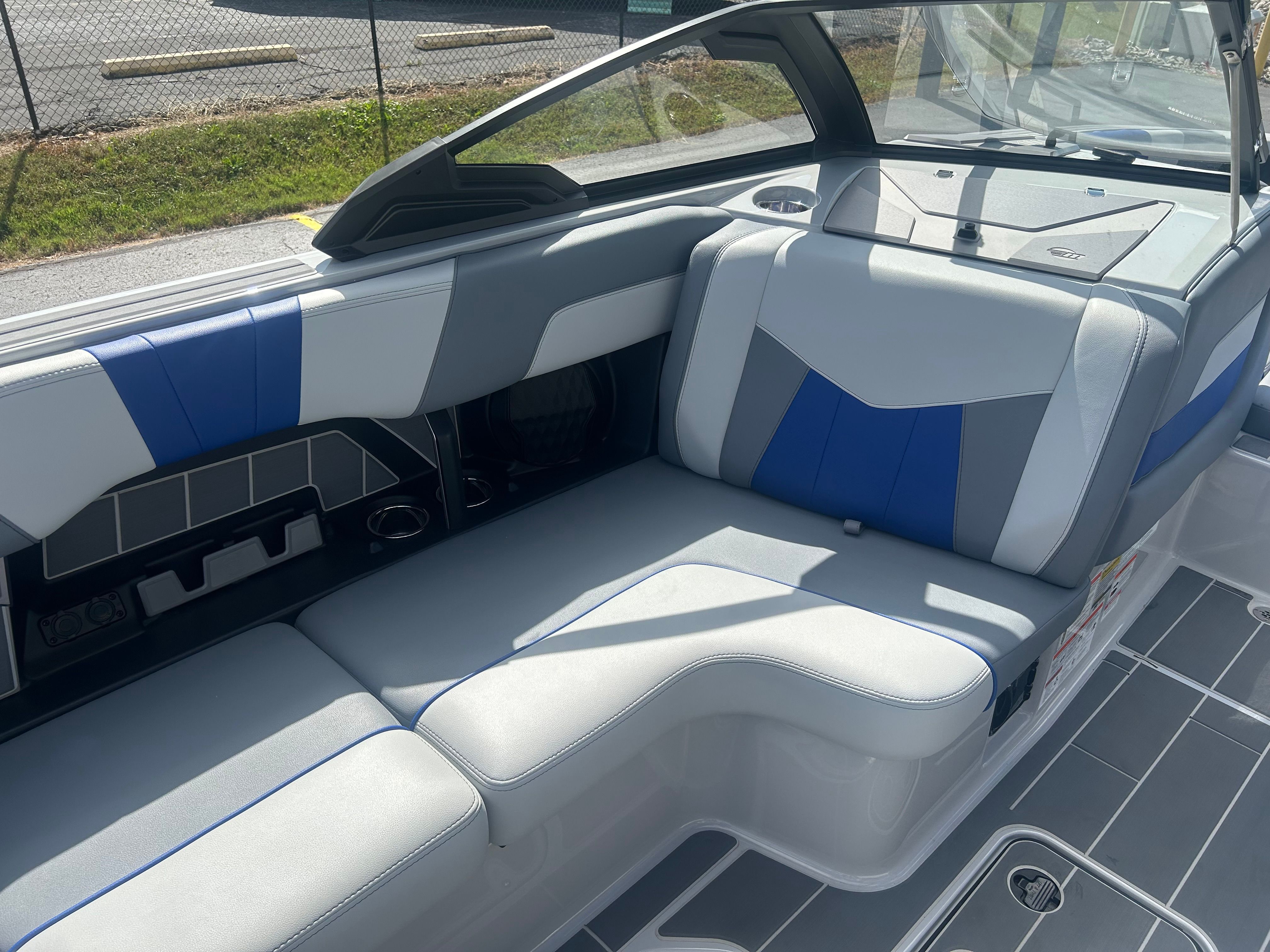 2024 MALIBU 24 MXZ - Image 12