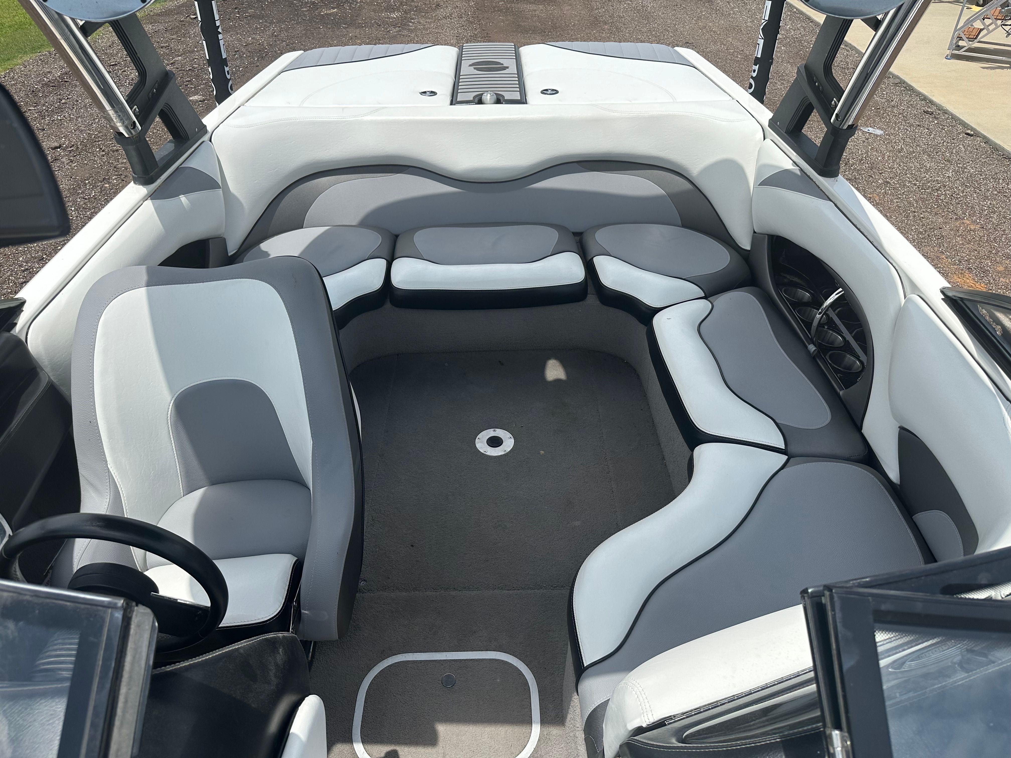 2011 MALIBU 20 VTX - Image 12