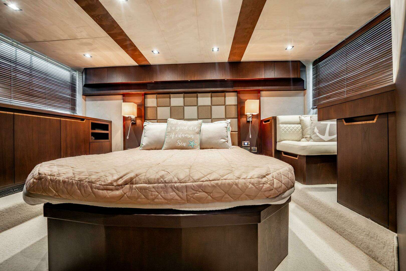 2017 Galeon 510 Skybridge - Image 40