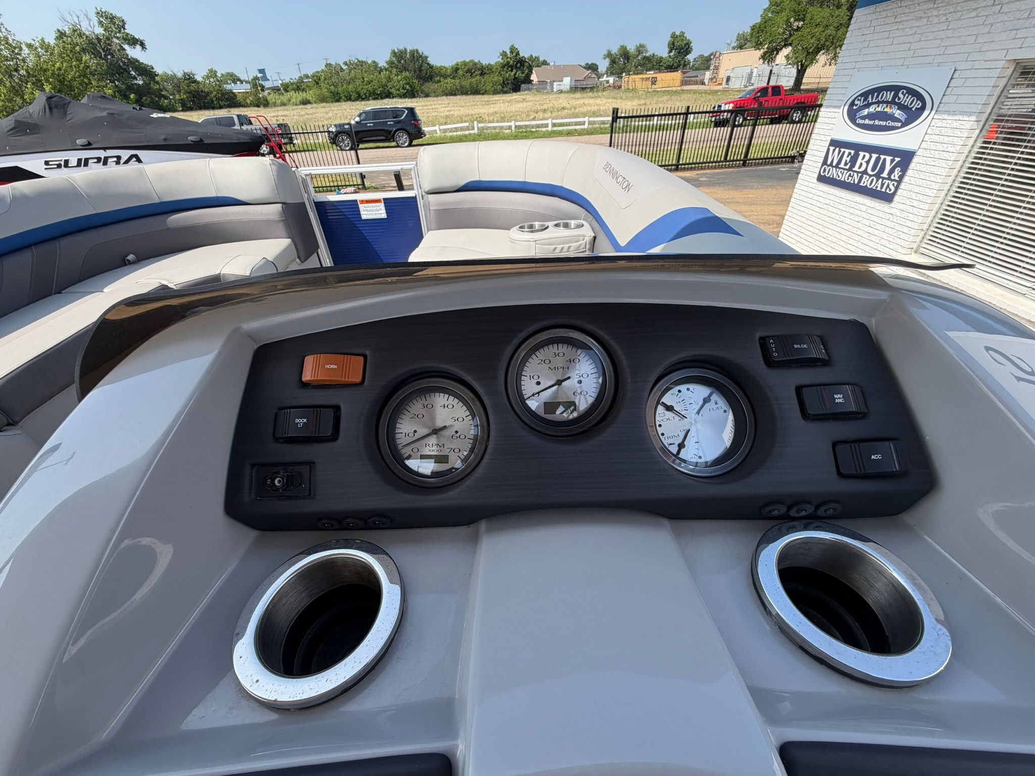 2022 BENNINGTON 22 SXSRC - Image 18