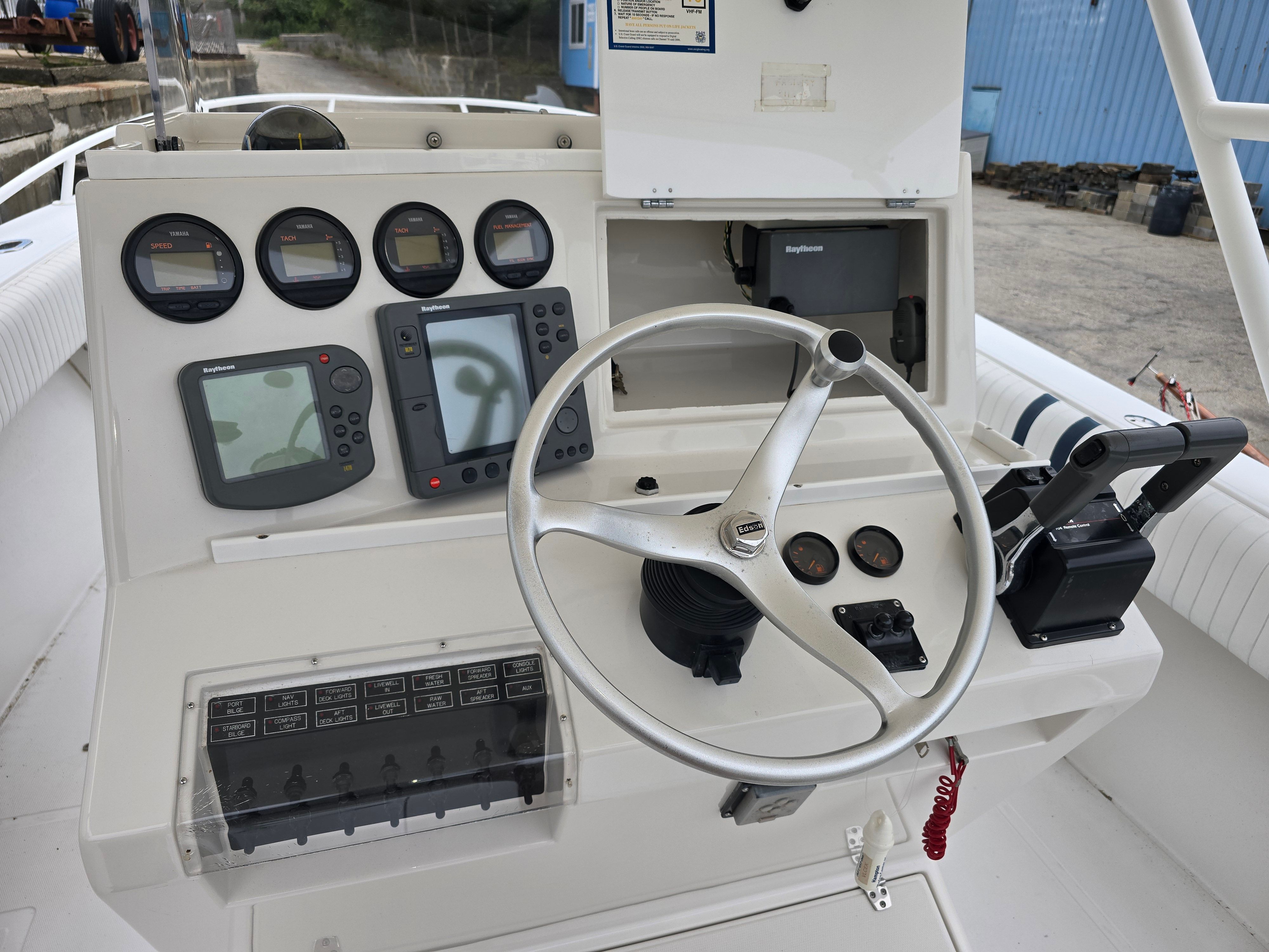 2000 Jupiter 31ft Cuddy - 4