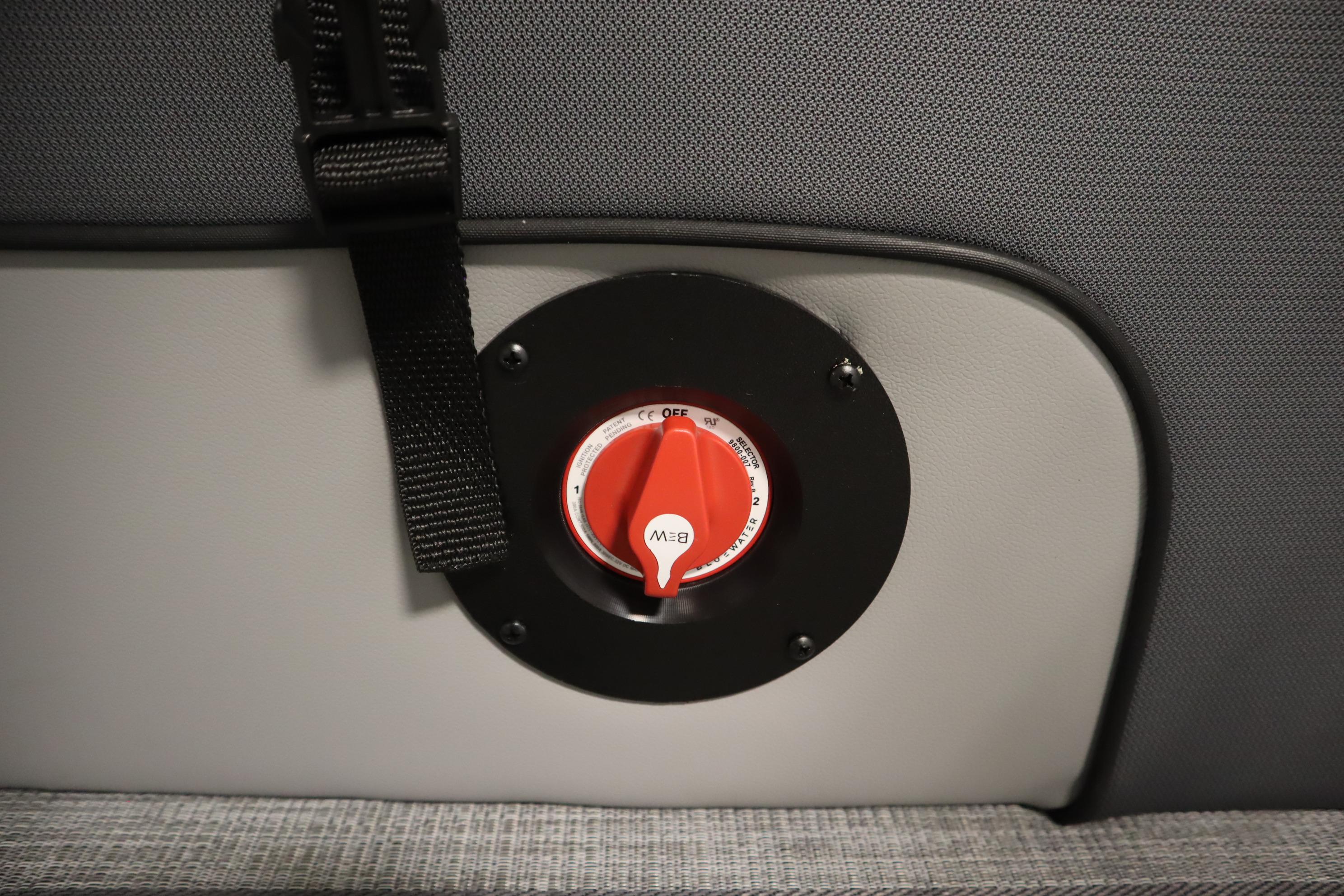 Red control knob on 2025 Bentley Pontoons Elite 253 Admiral Tri-toon interior.