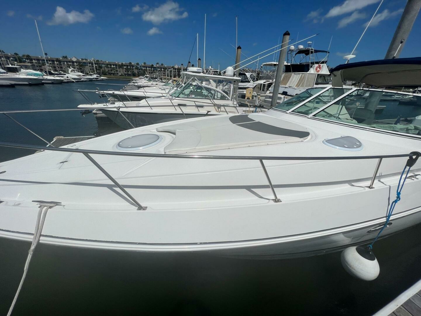 2007 Cruisers Yachts 340 Express - Image 3