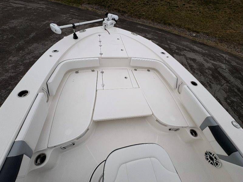 2026 Robalo 246 Cayman - 64