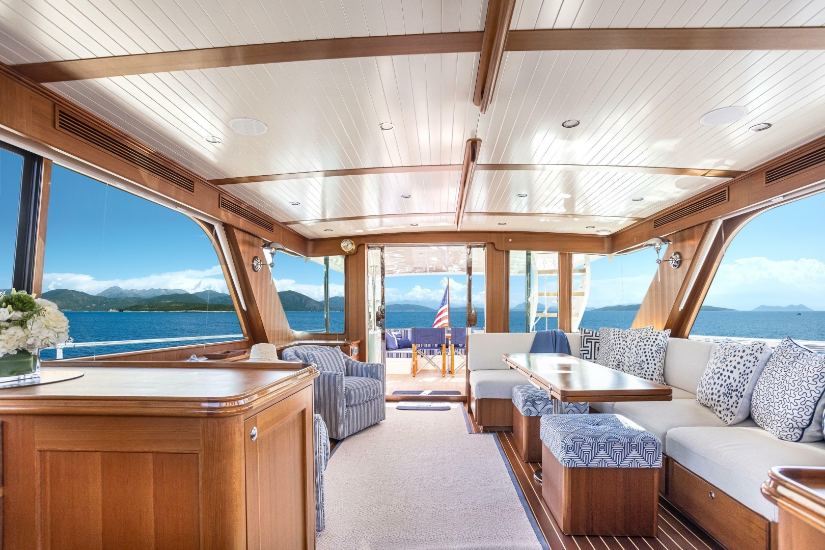 2027 Hunt Yachts Ocean 63 Flybridge - Image 2