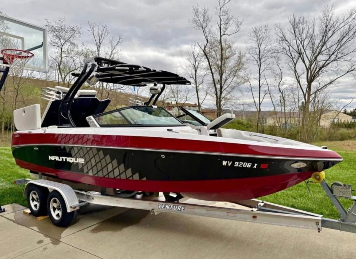2010 Nautique CORRECT CRAFT 226 - 2