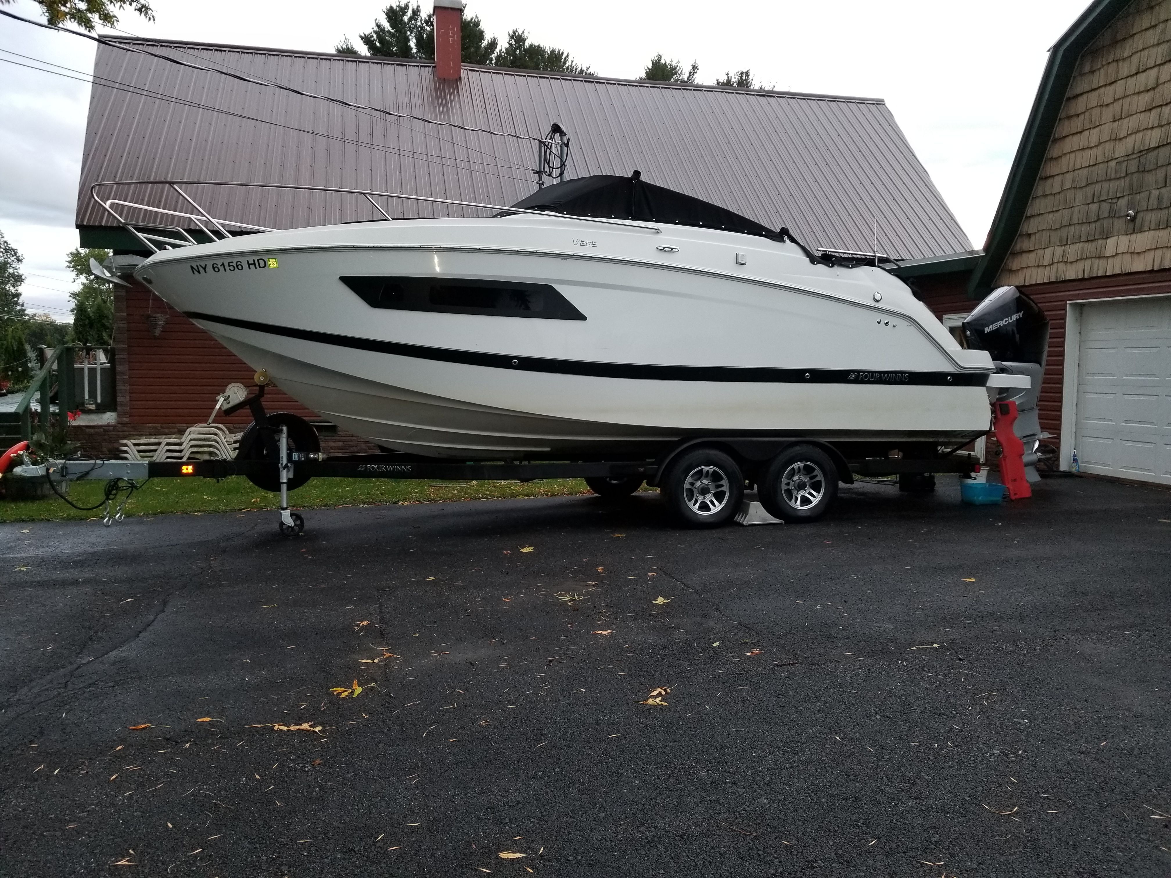 2020 Four Winns V255 OB - 10