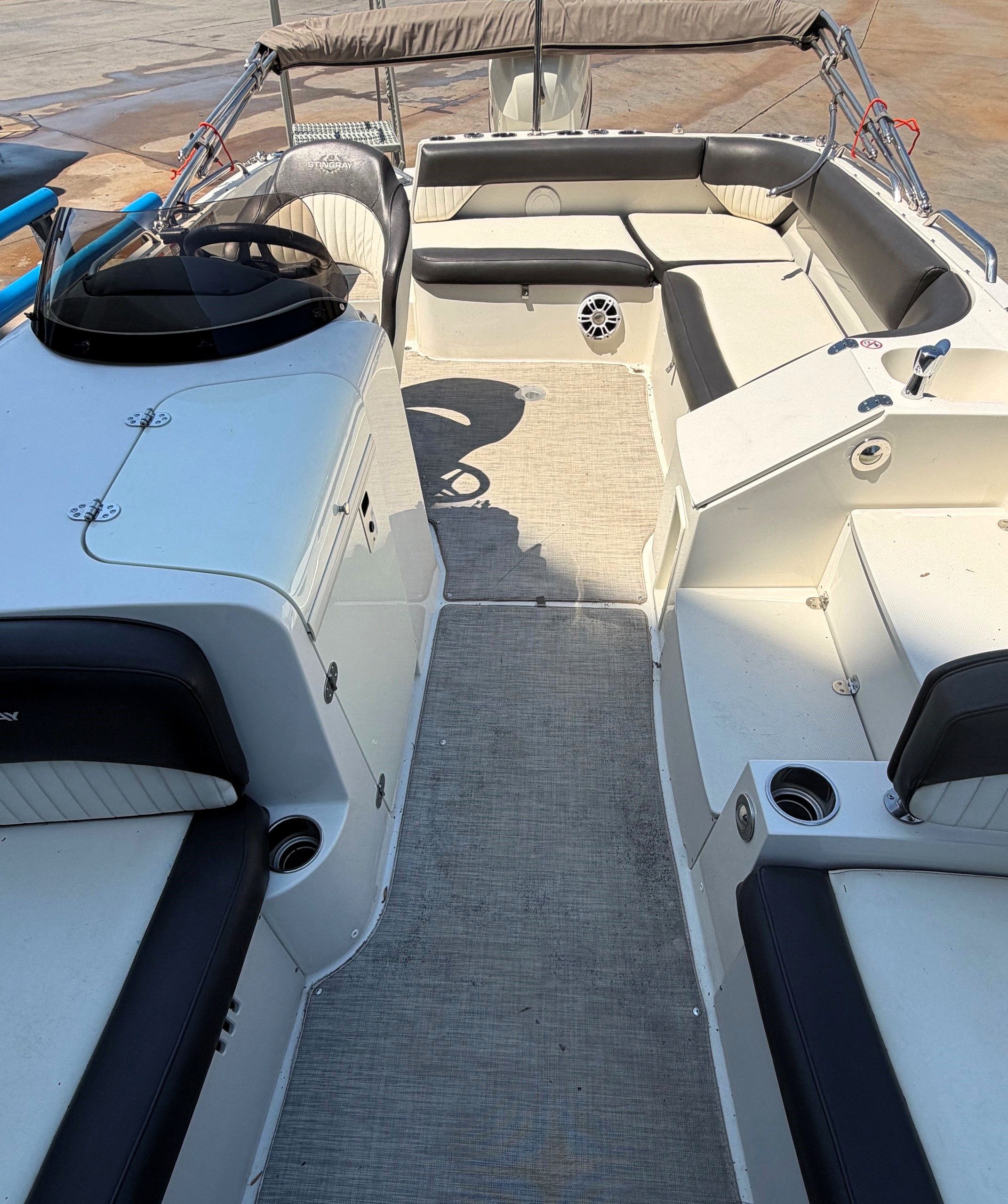 2019 Stingray 212 SC - 6