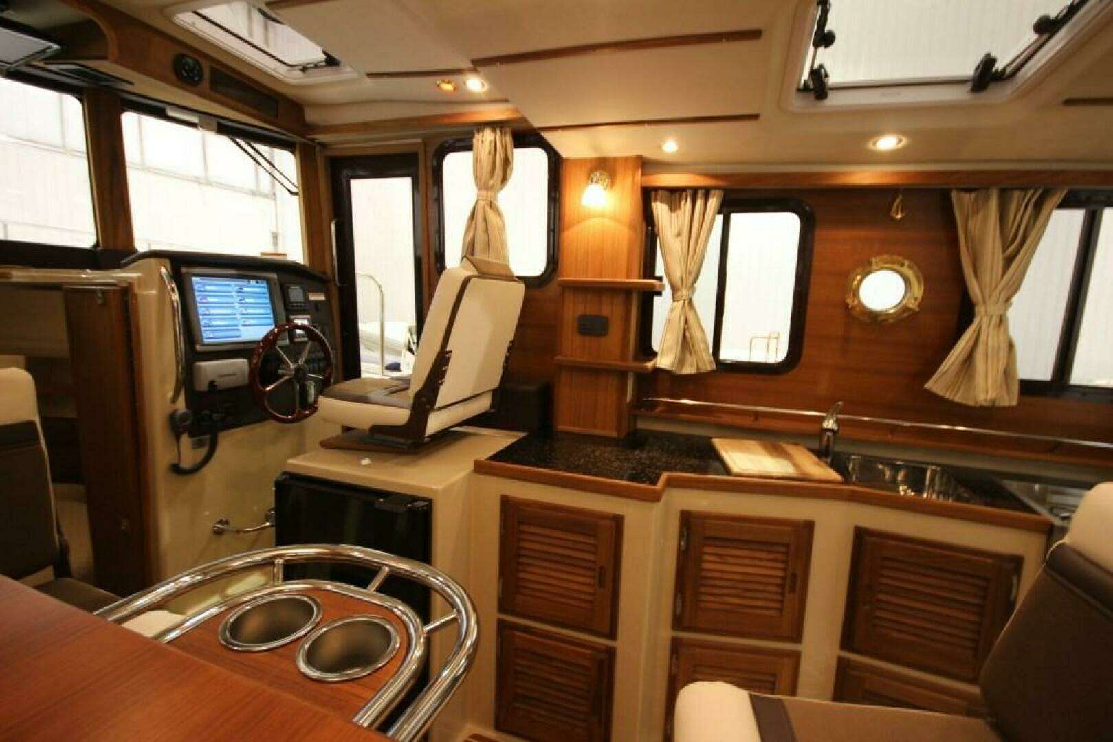 2026 Ranger Tugs R-31 Sedan Luxury Edition - Image 26