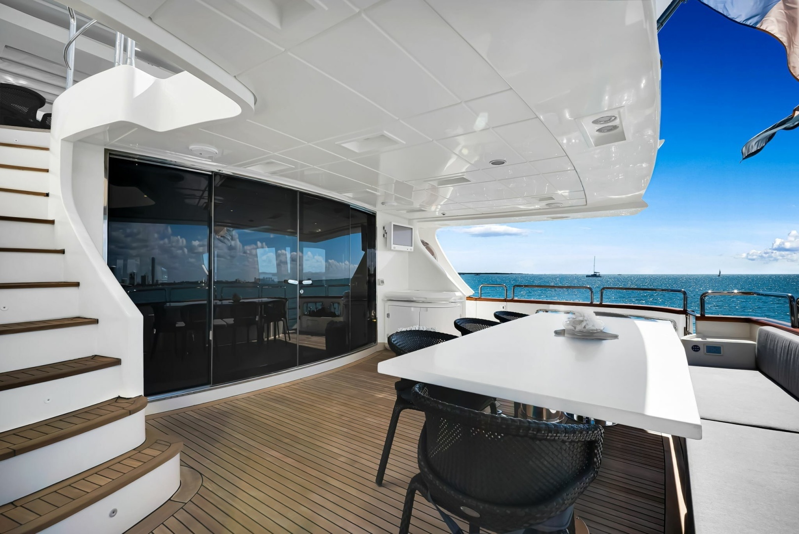 2005 Azimut 105 - Image 54