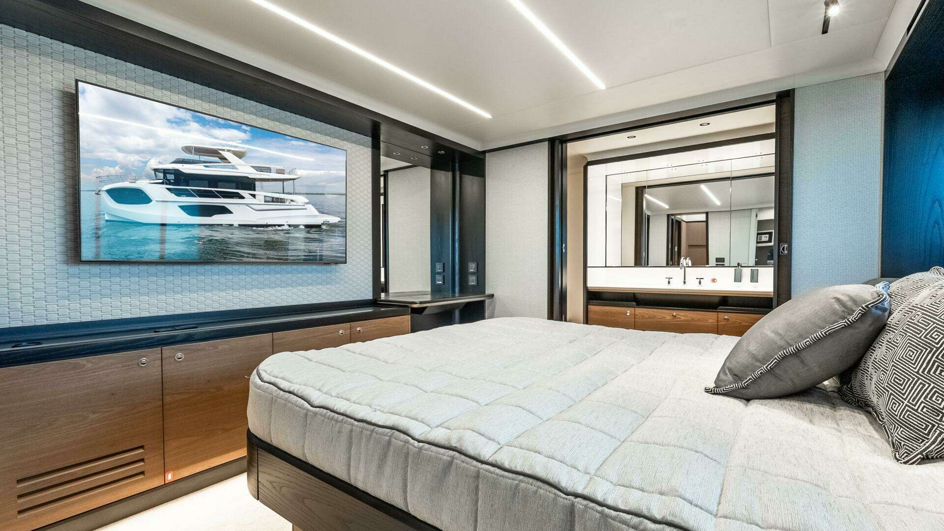 2025 Absolute Navetta 64 - Image 46