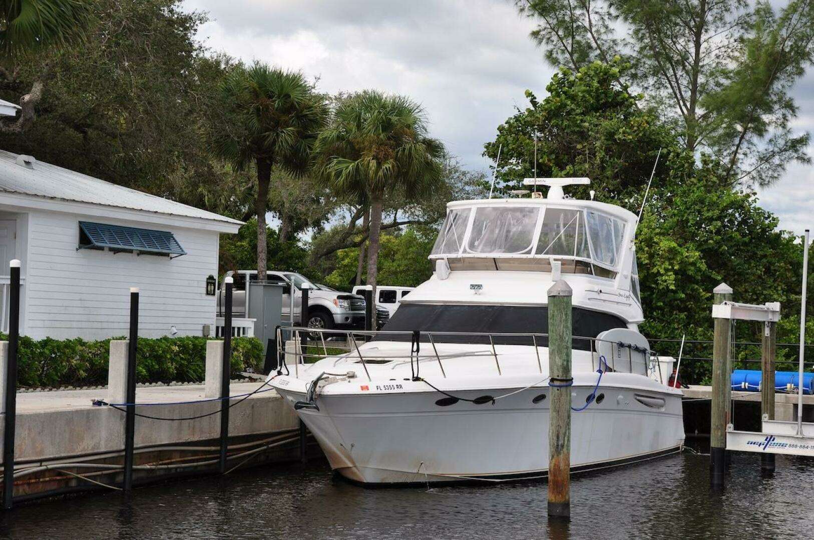 1998 Sea Ray 480 Sedan Bridge - Image 8