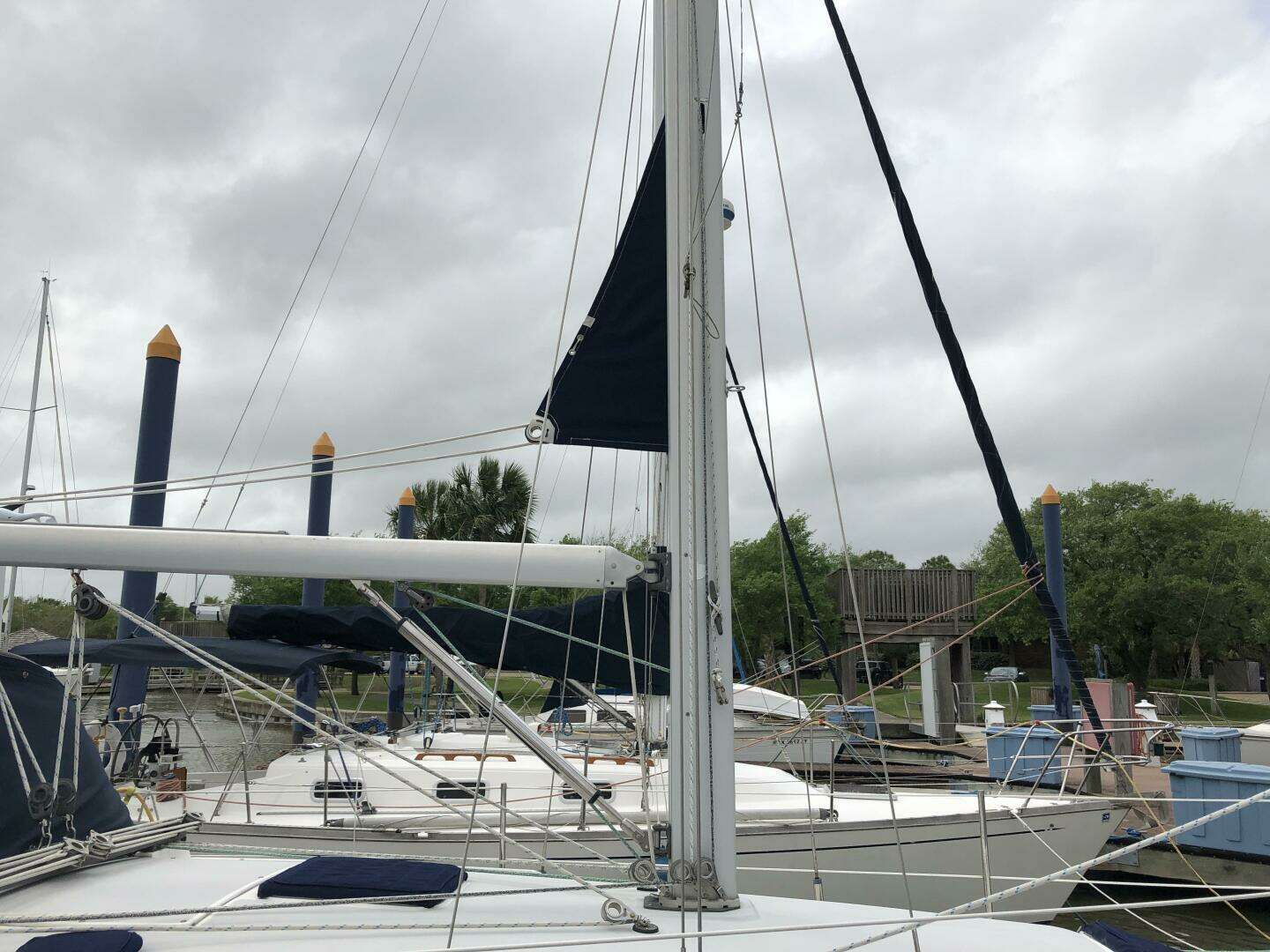 2005 Catalina 320 - Image 4