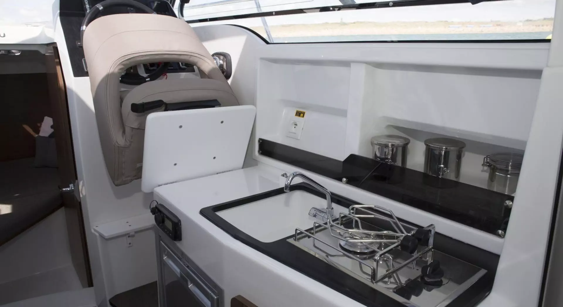 2026 Beneteau Antares 7 - Image 8