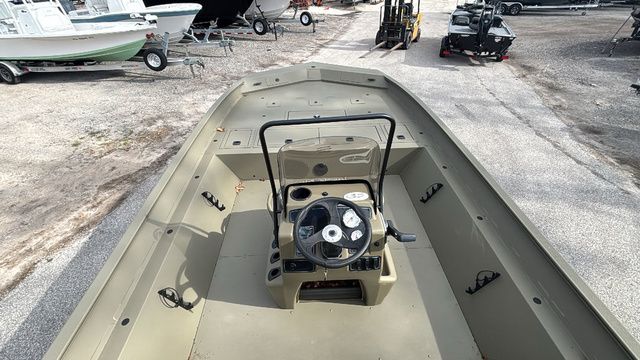 2026 Tracker Grizzly 2072 CC - 8