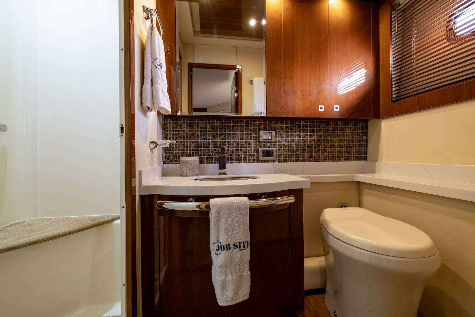 2008 Sea Ray Sundancer - Image 61