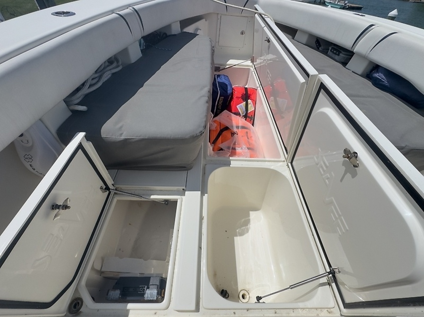 2014 SeaVee 340B - Image 16