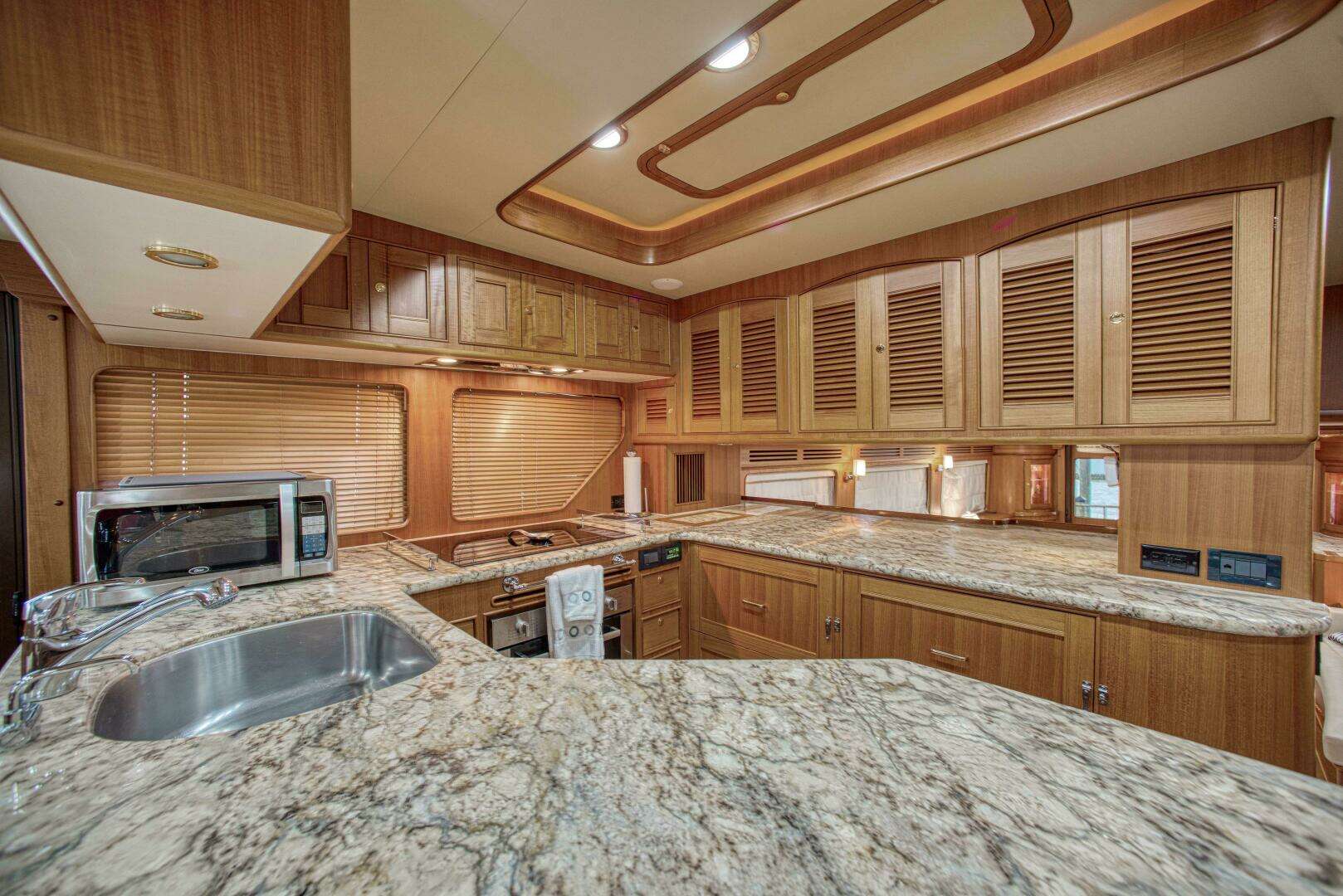 2011 Marlow Explorer 70E - Image 23