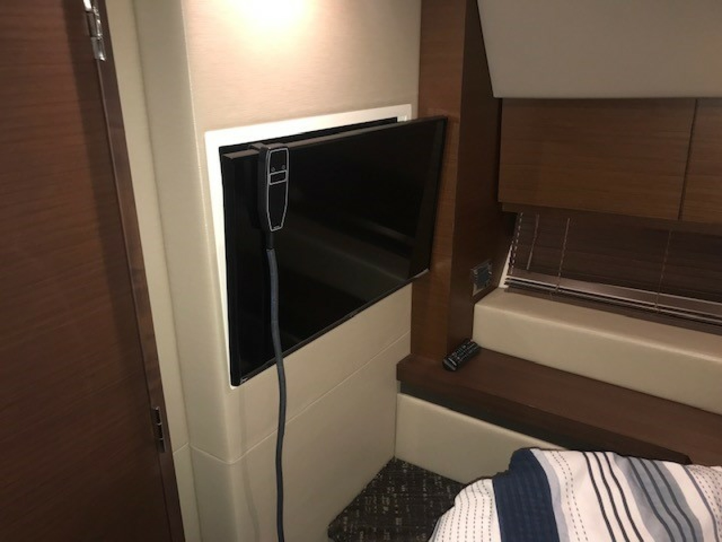 2016 Sea Ray 510 SUNDANCER - Image 28