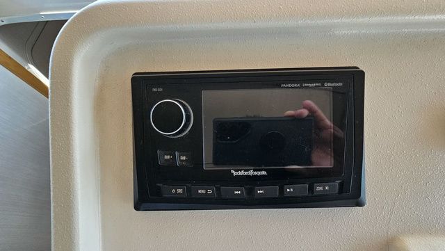 1995 Cruisers Yachts 3775 Esprit - 16