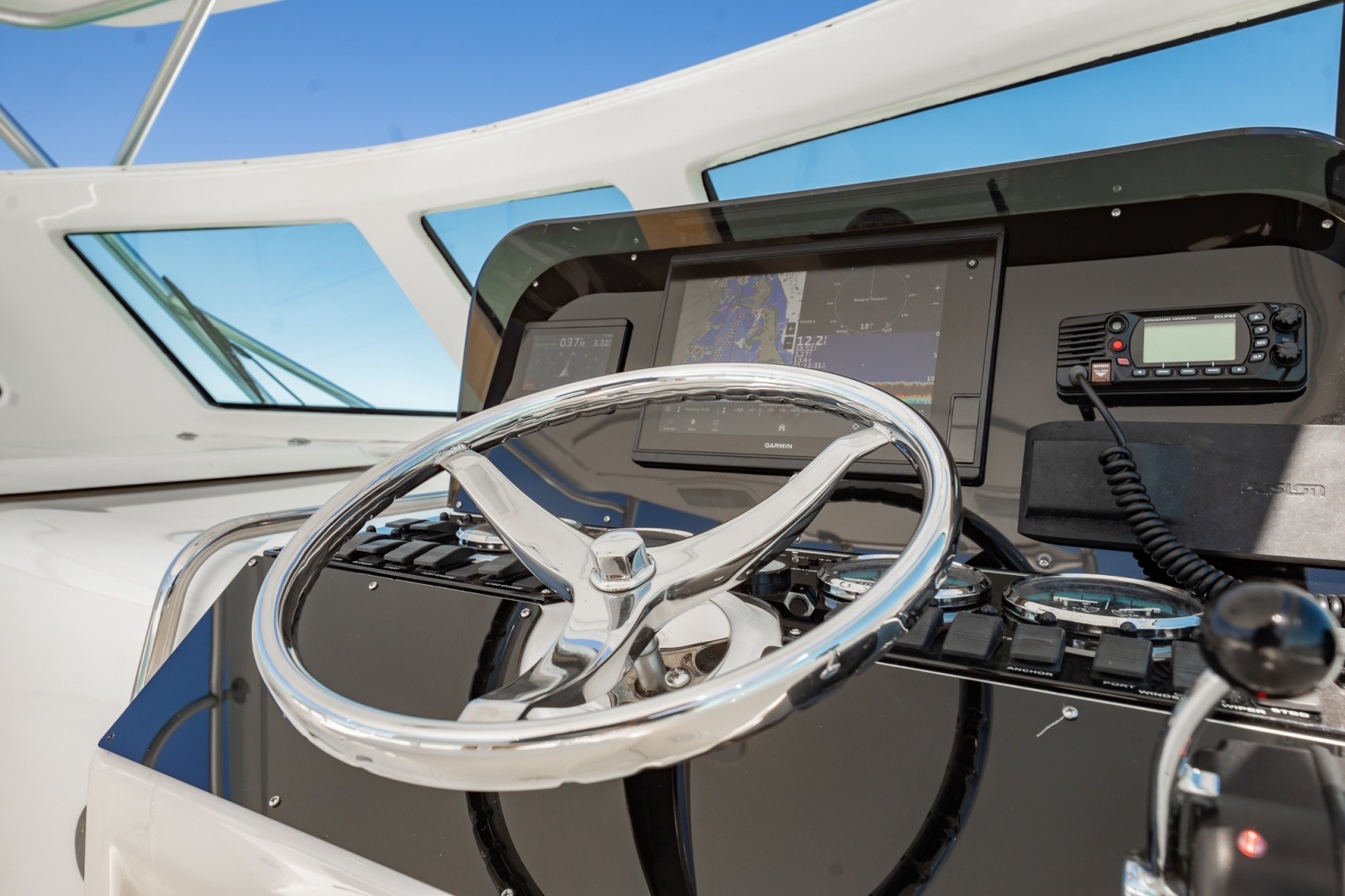 2004 Luhrs 320 Open - Image 24