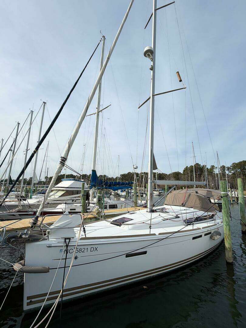 2013 Jeanneau Sun Odyssey 409 - Image 3
