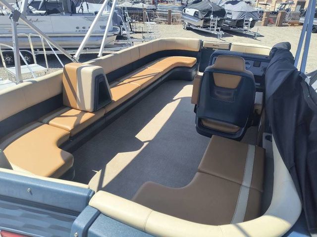 2025 Avalon Aura 2185 Quad Lounge Triple Tube - 11