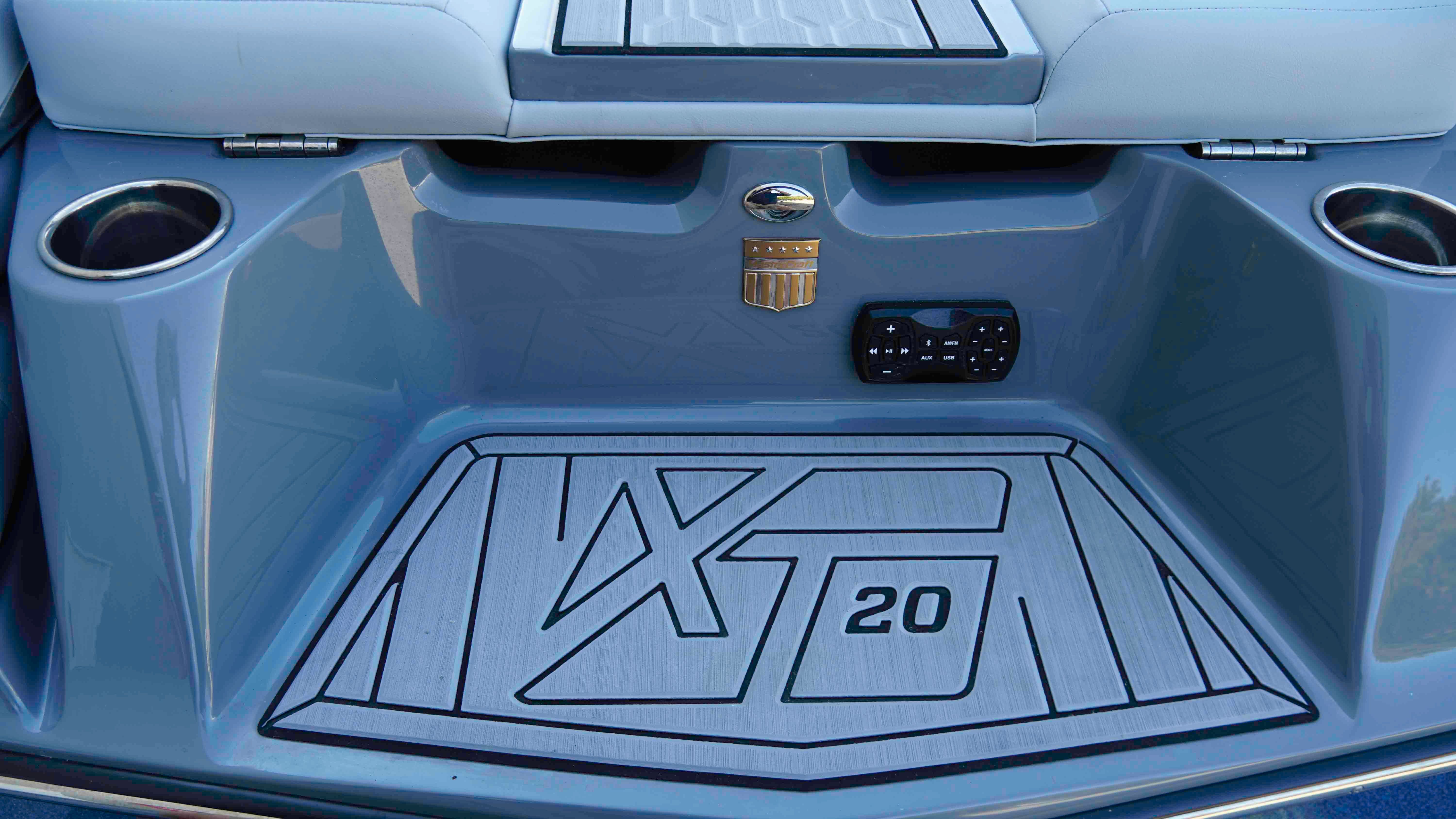 2023 MasterCraft XT20 - 27
