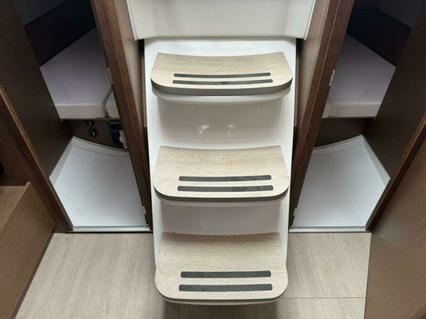 2024 Beneteau 34.1 - Image 29