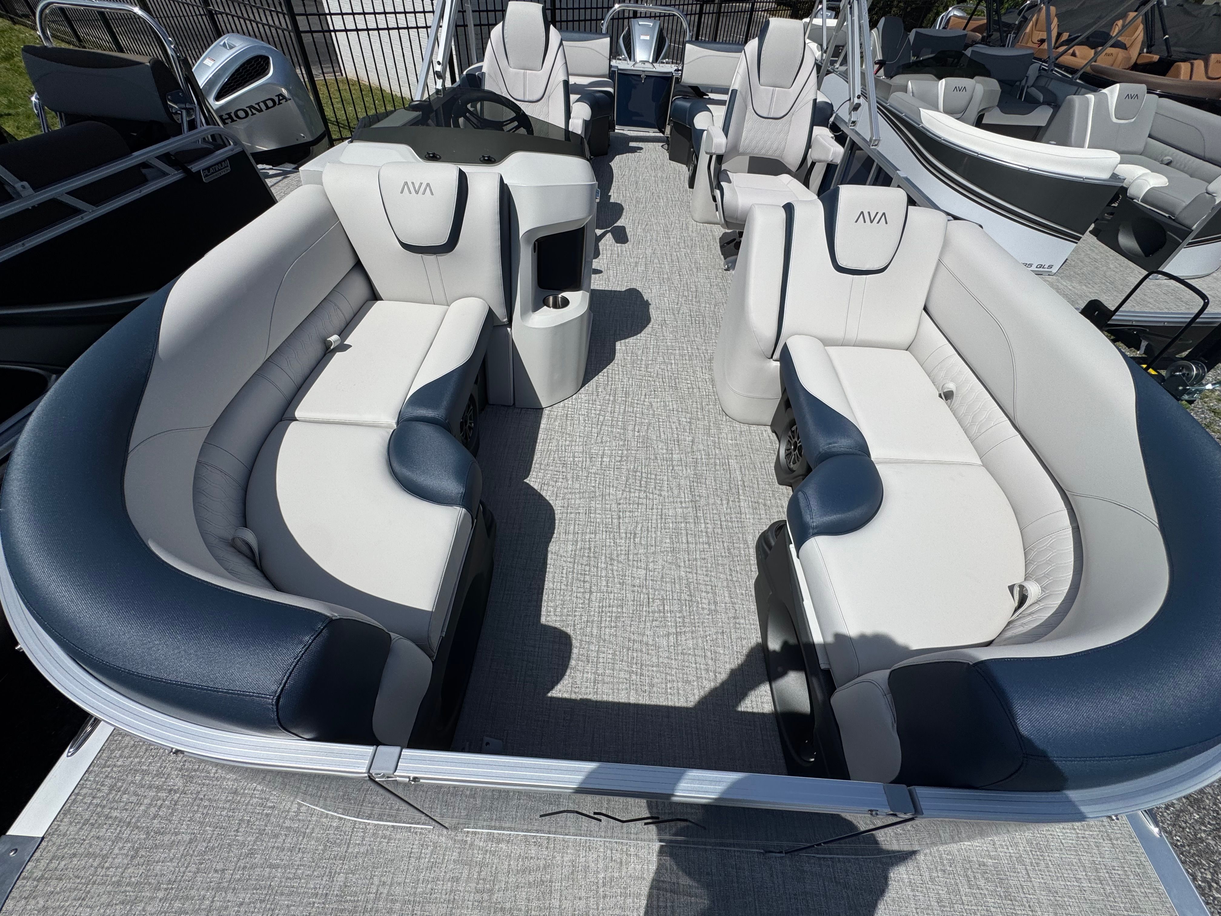 2026 Avalon 23 LSZ QLS - 13