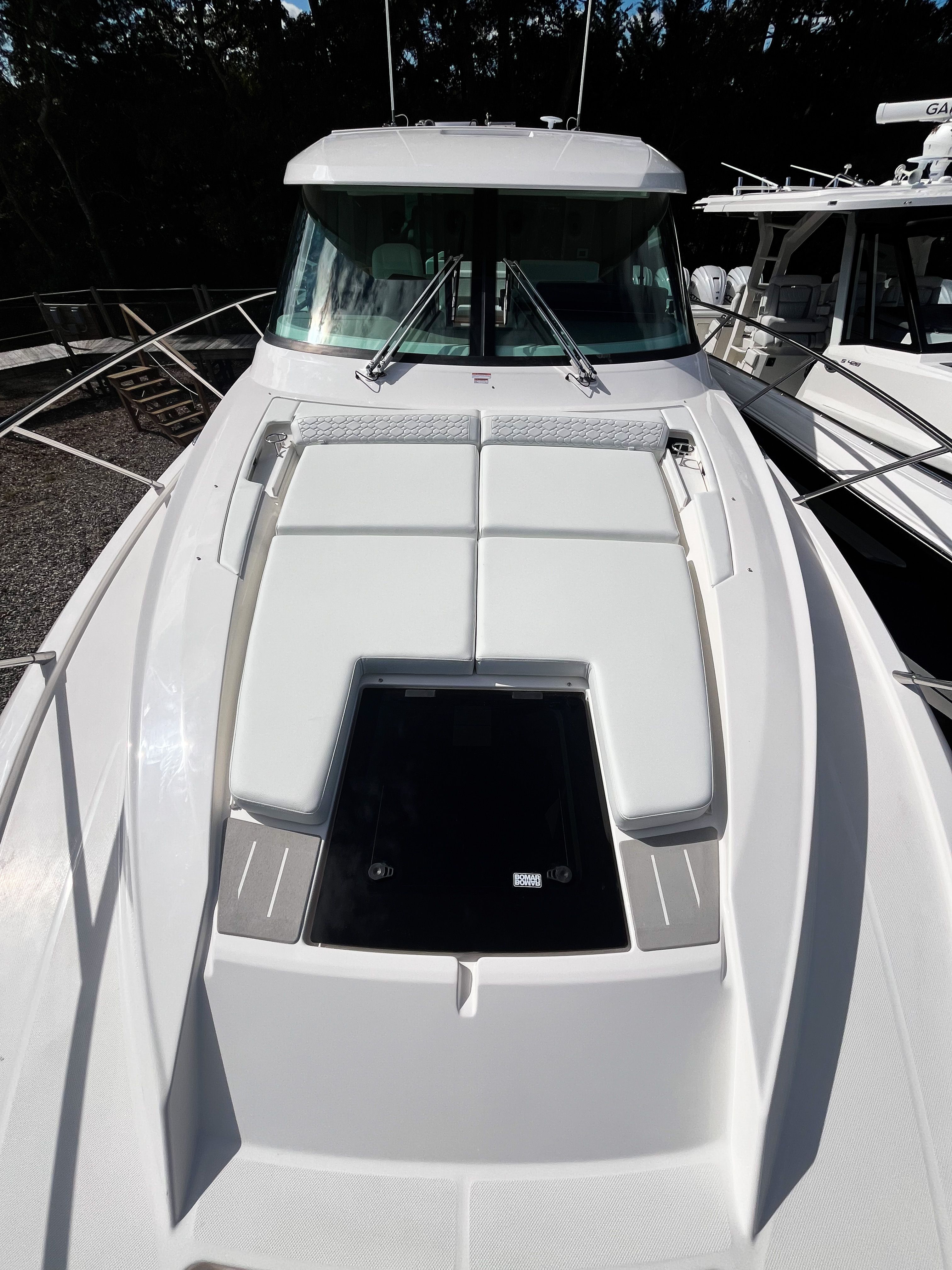 2026 TIARA YACHTS 43 LE - Image 34
