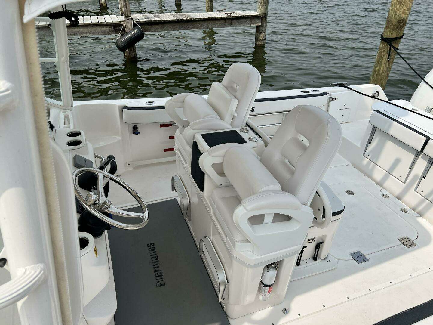 2012 Everglades 350 LX - Image 36