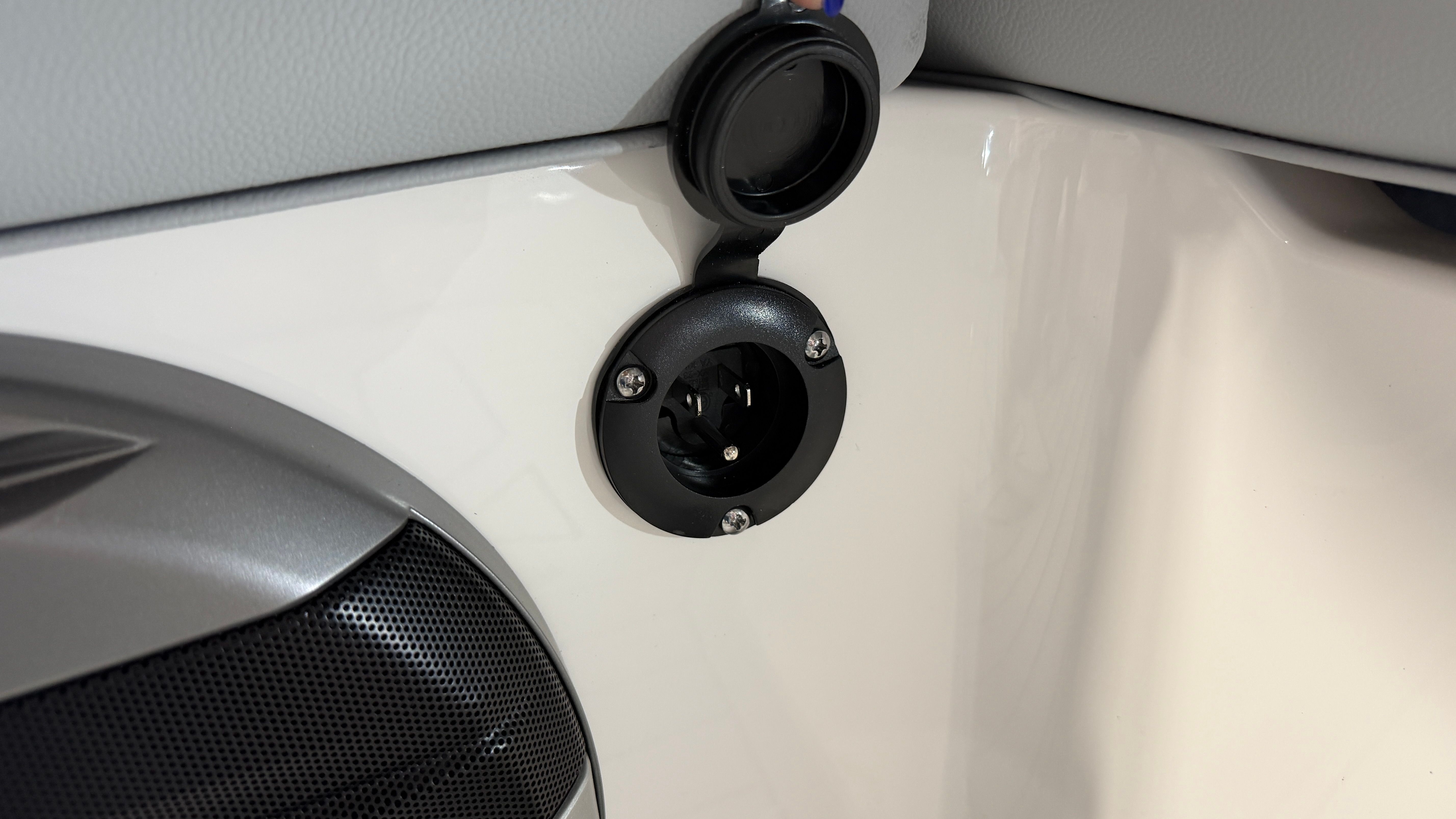 2026 MasterCraft XT22 - 62