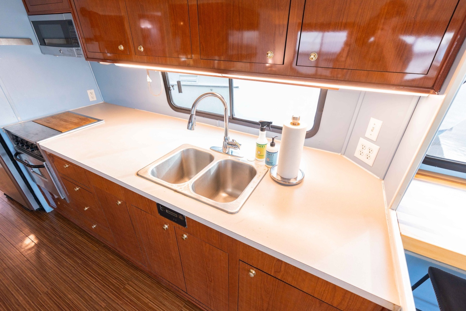 2001 Harbor Master 520 Coastal - Image 37