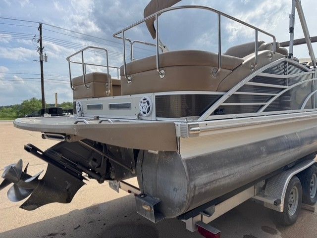 2016 Bennington 2575 QCW - 6