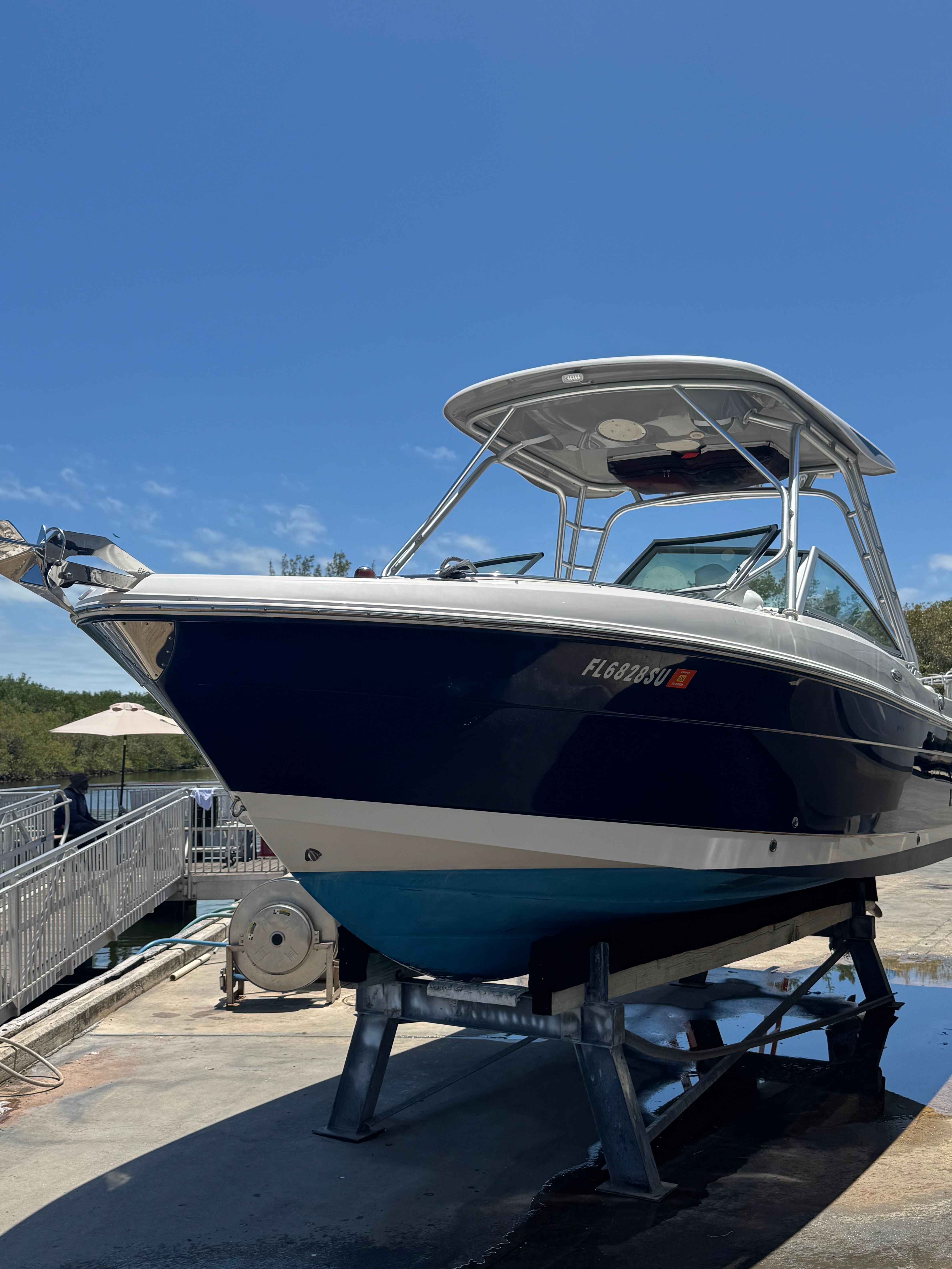 2014 Robalo R247 Dual Console