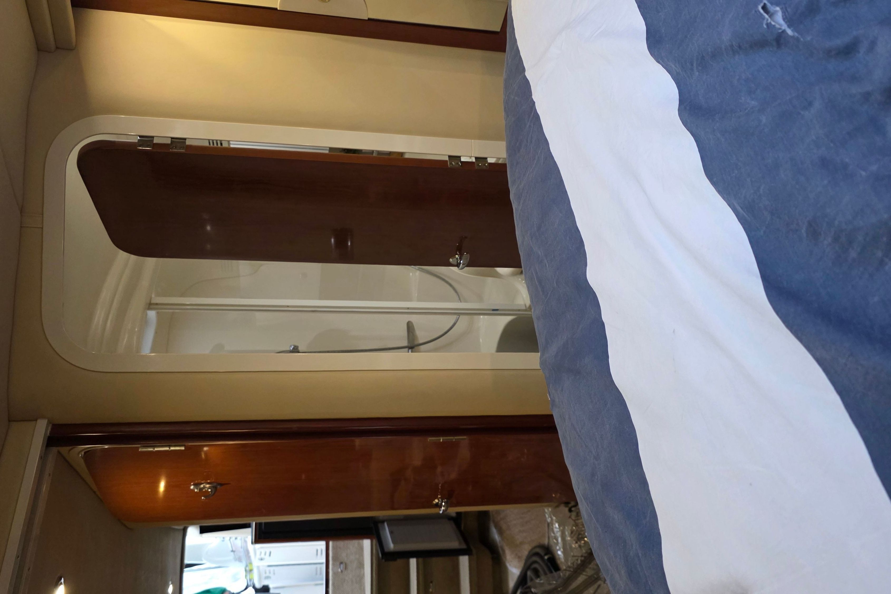 2002 Sea Ray 410 Sundancer - 16